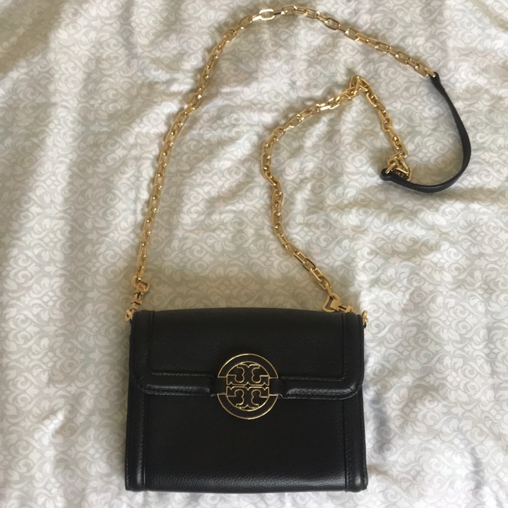 Tory Burch Wallet on a Chain
